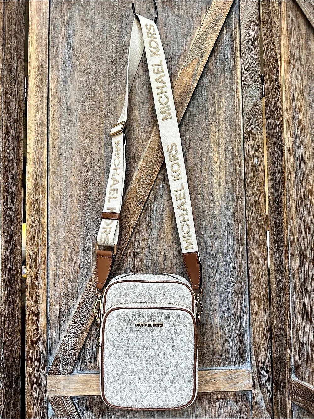 Michael Kors Jet Set Small Signature Logo Camera Crossbody Bag Logo Crossbody